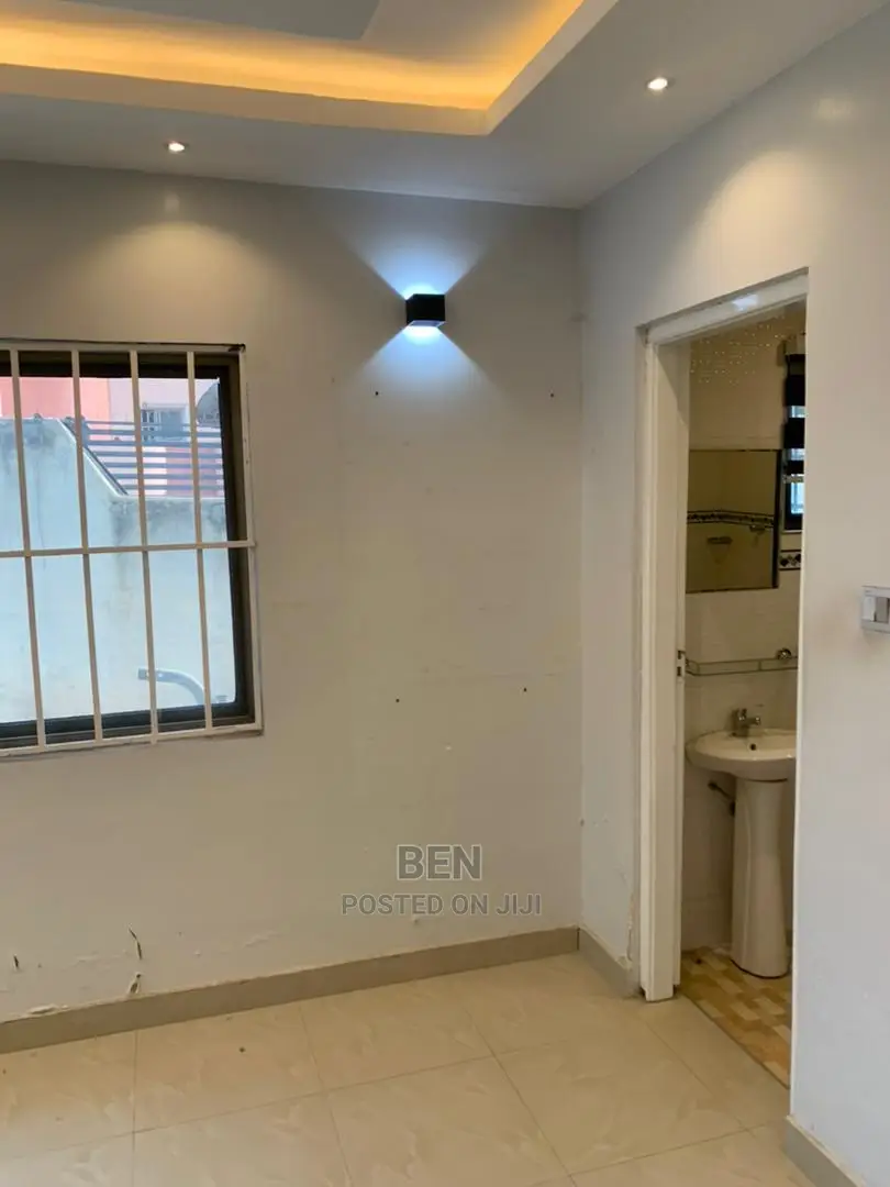 3bdrm Apartment in Kisseman, Achimota for Rent