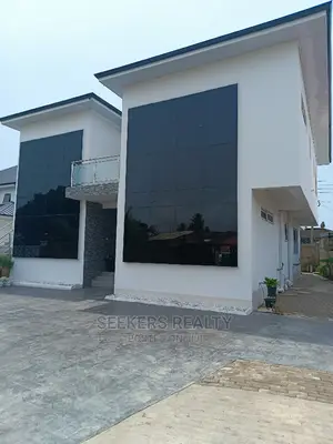 3bdrm Apartment in Nyaniba Estate for rent