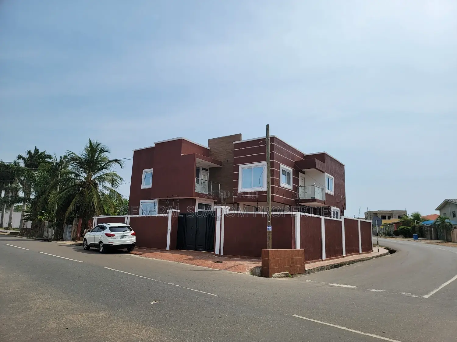 4bdrm Duplex in Suadom Properties, Baatsona Total for rent