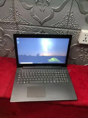 New Laptop Lenovo IdeaPad 330 4GB Intel Core I3 SSHD+SSD 128GB