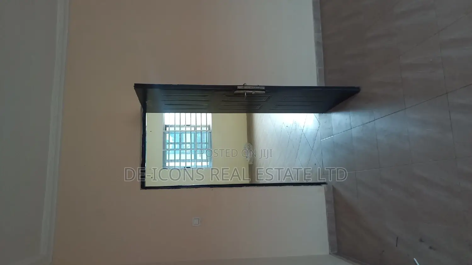1bdrm Mansion in De-Icons Real Estate, Awutu Senya East Municipal