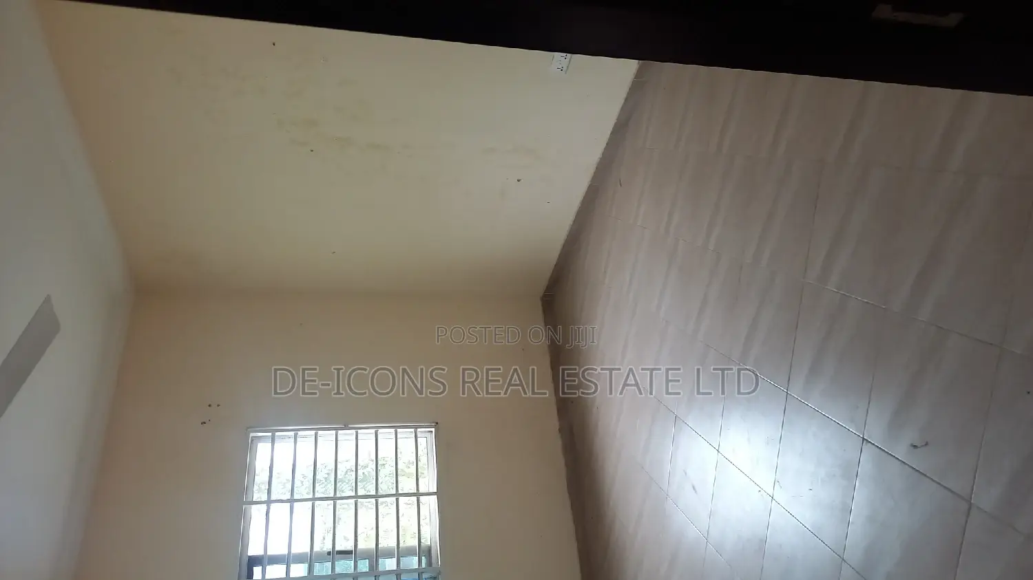 1bdrm Mansion in De-Icons Real Estate, Awutu Senya East Municipal