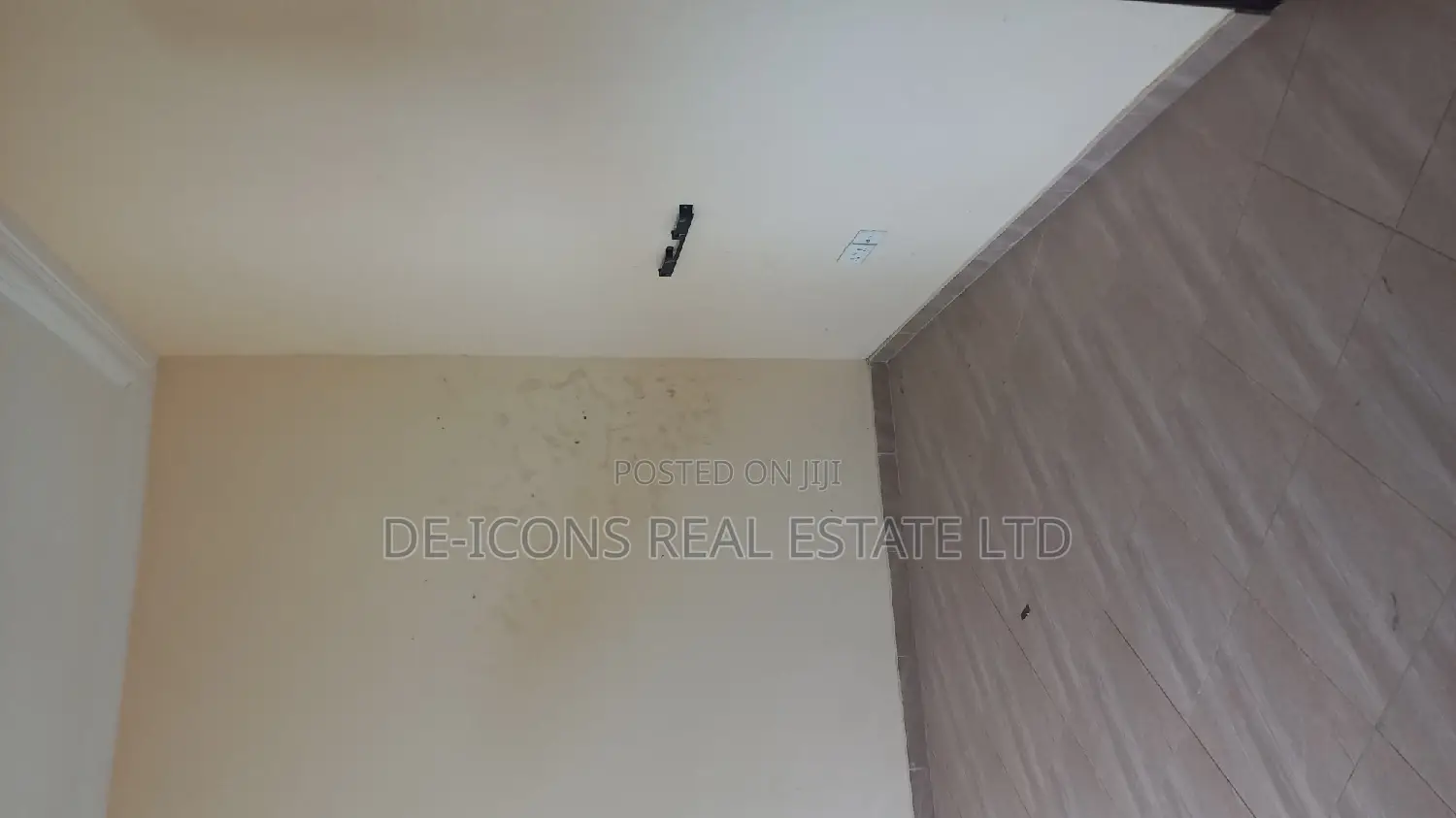 1bdrm Mansion in De-Icons Real Estate, Awutu Senya East Municipal