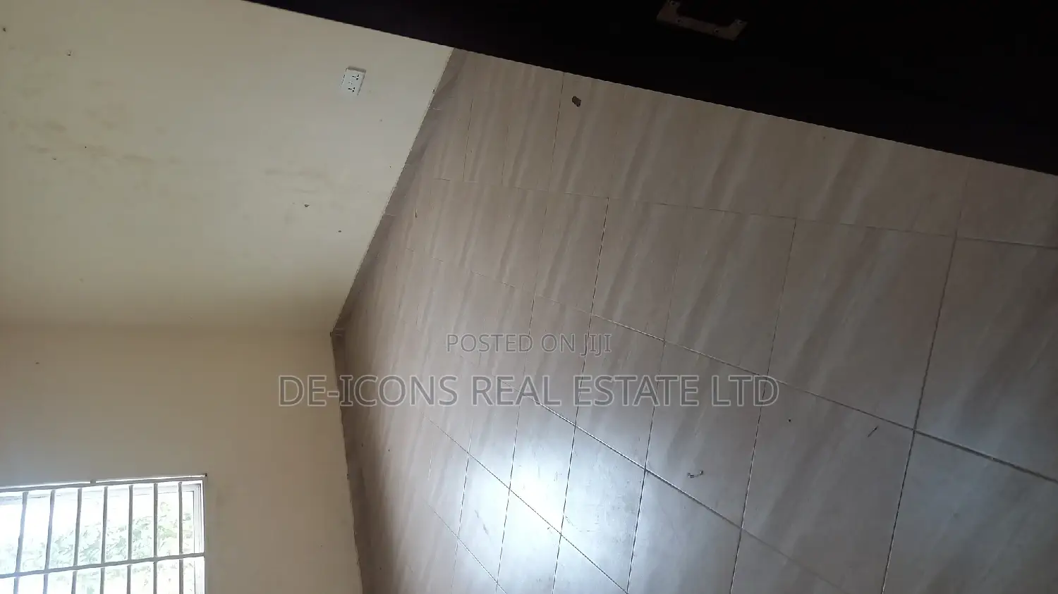 1bdrm Mansion in De-Icons Real Estate, Awutu Senya East Municipal