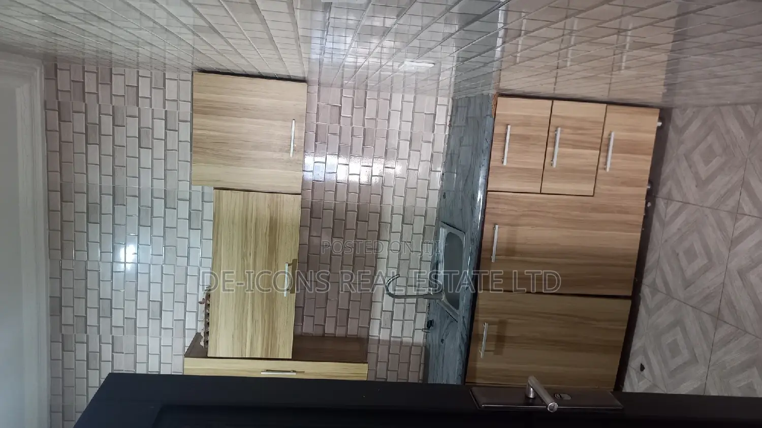1bdrm Mansion in De-Icons Real Estate, Awutu Senya East Municipal