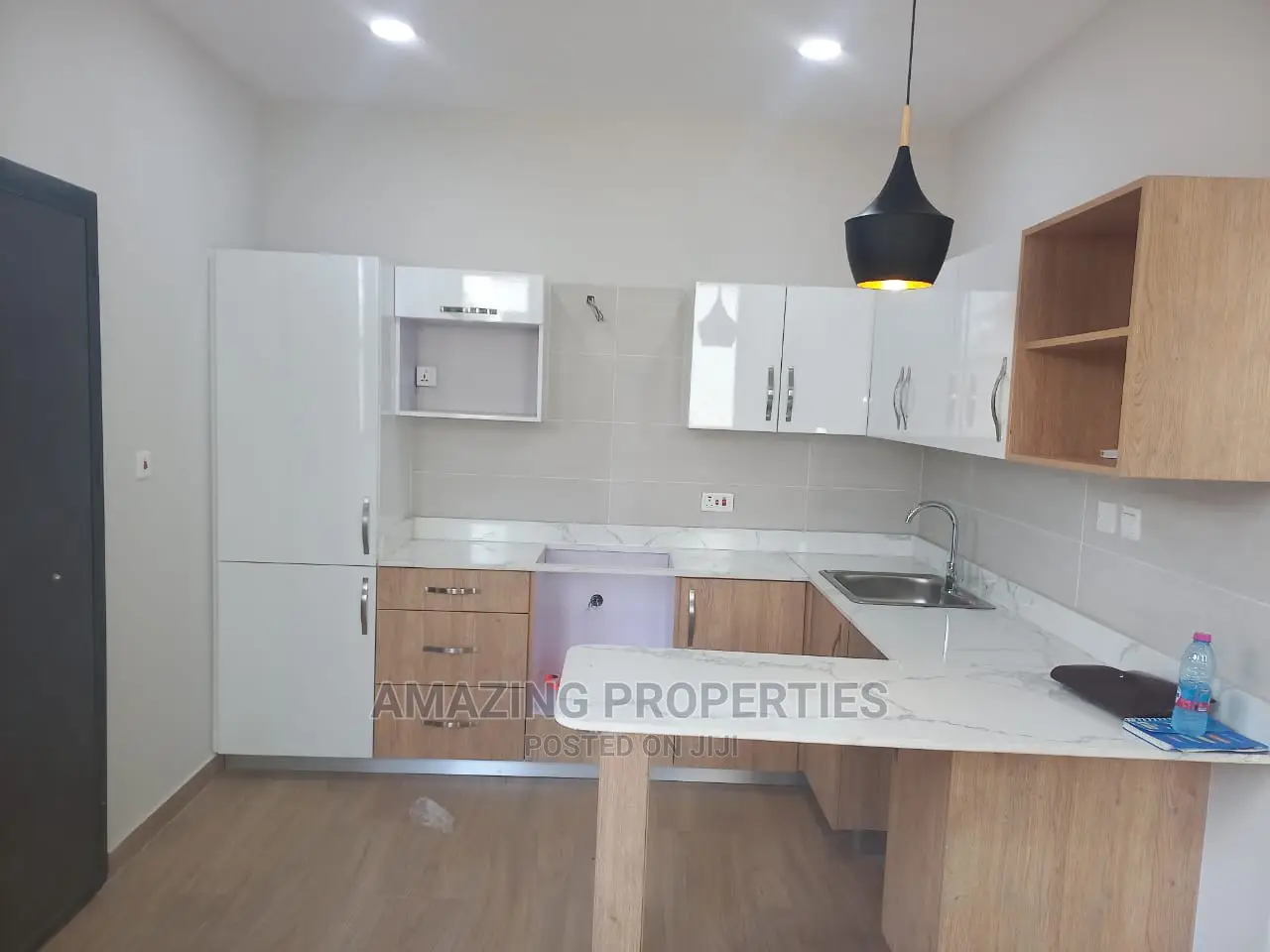4bdrm Townhouse / Terrace in 4Bedroom Townhouse, Accra Metropolitan