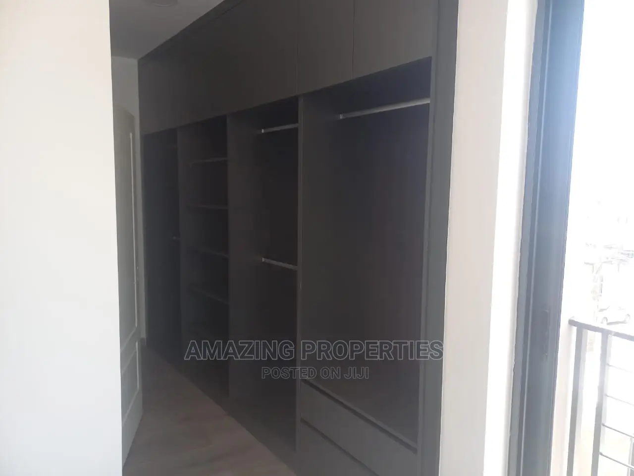4bdrm Townhouse / Terrace in 4Bedroom Townhouse, Accra Metropolitan