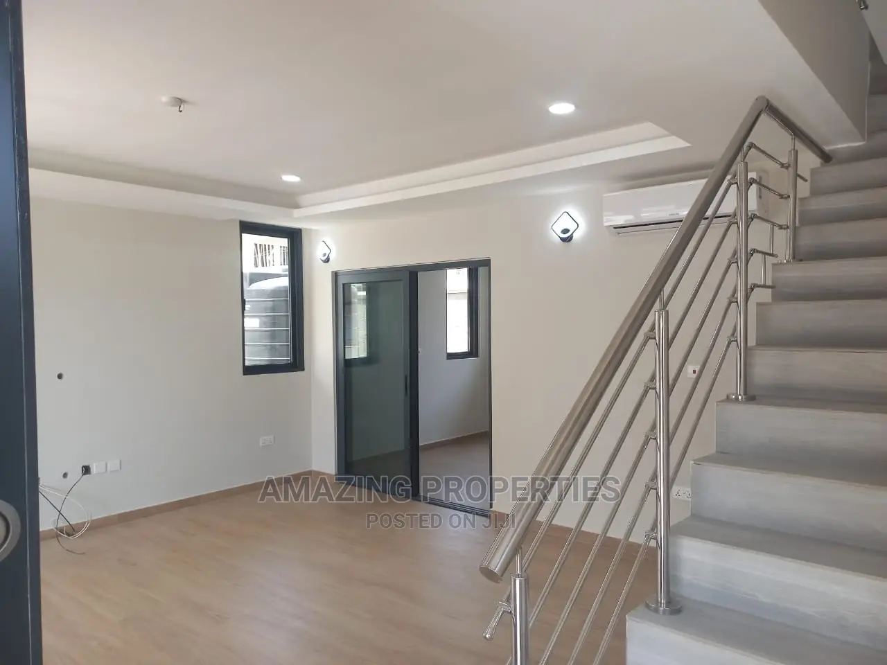 4bdrm Townhouse / Terrace in 4Bedroom Townhouse, Accra Metropolitan