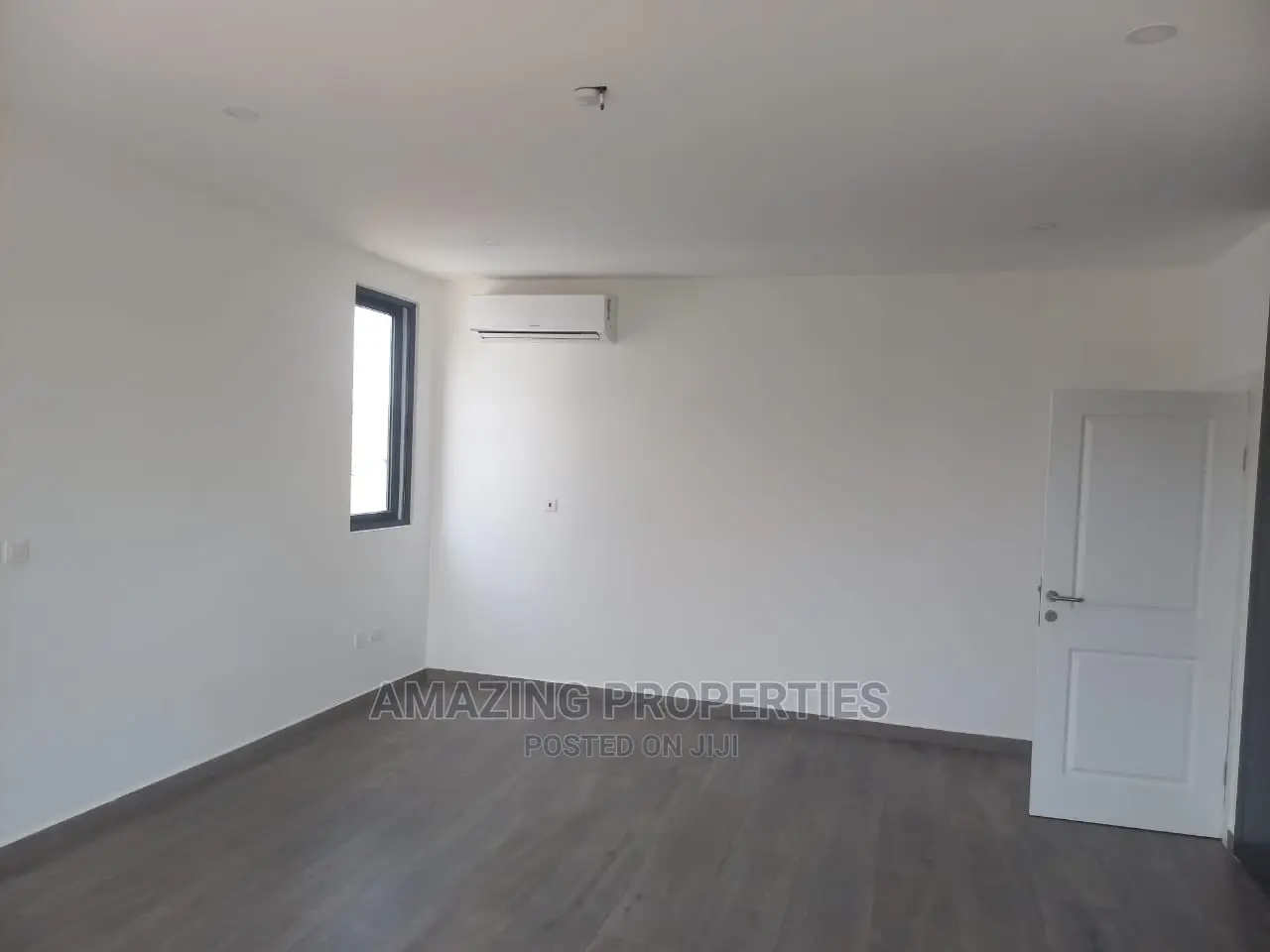 4bdrm Townhouse / Terrace in 4Bedroom Townhouse, Accra Metropolitan