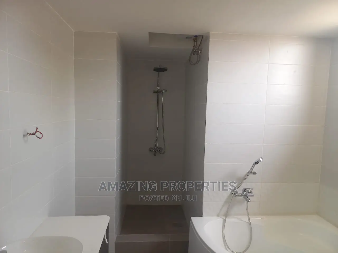 4bdrm Townhouse / Terrace in 4Bedroom Townhouse, Accra Metropolitan