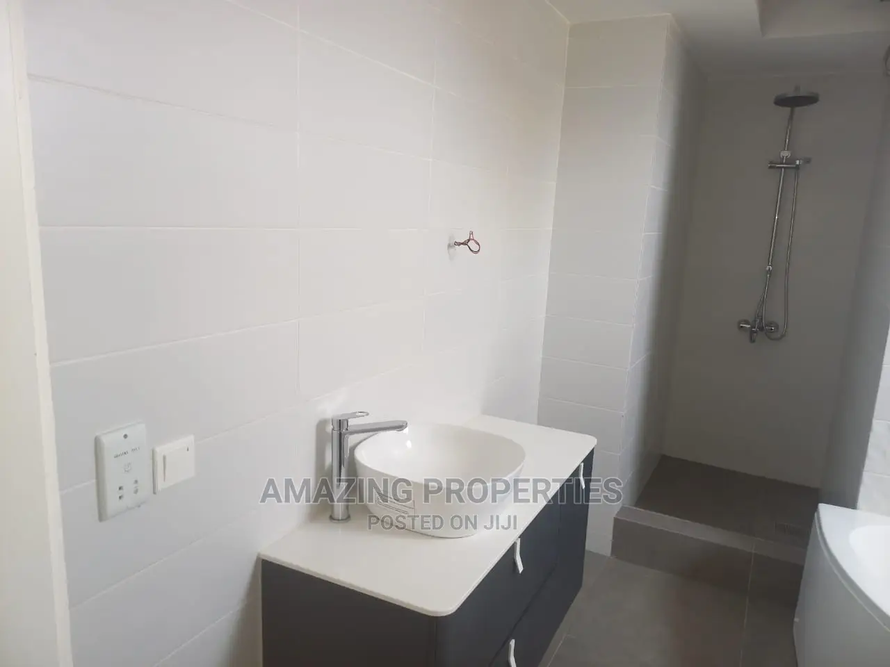 4bdrm Townhouse / Terrace in 4Bedroom Townhouse, Accra Metropolitan