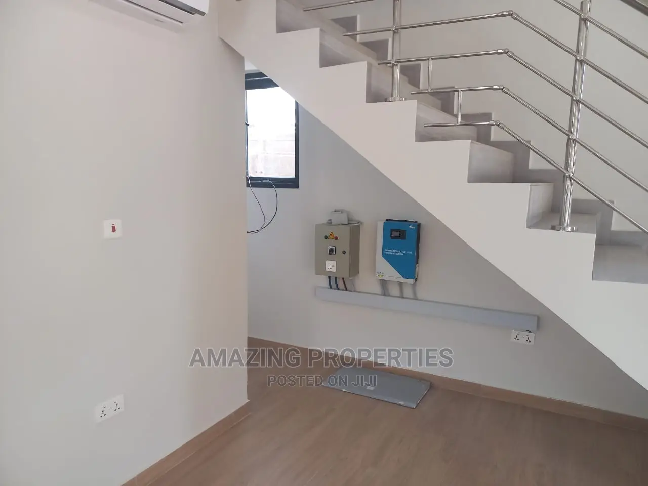 4bdrm Townhouse / Terrace in 4Bedroom Townhouse, Accra Metropolitan