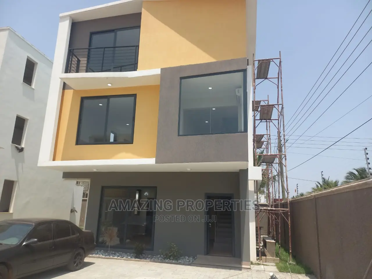 4bdrm Townhouse / Terrace in 4Bedroom Townhouse, Accra Metropolitan