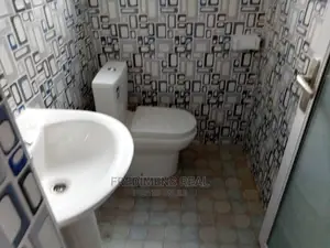 3bdrm House in Fredimens Real, Kumasi Metropolitan for Sale