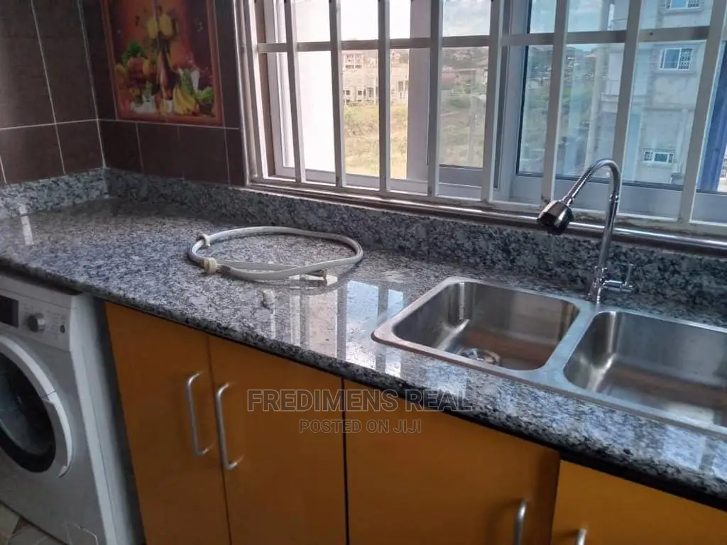 3bdrm House in Fredimens Real, Kumasi Metropolitan for Sale