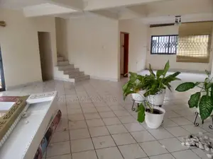 4bdrm Duplex in Community 18, Spintex for rent