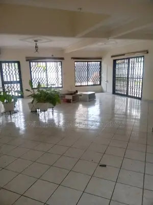 4bdrm Duplex in Community 18, Spintex for rent