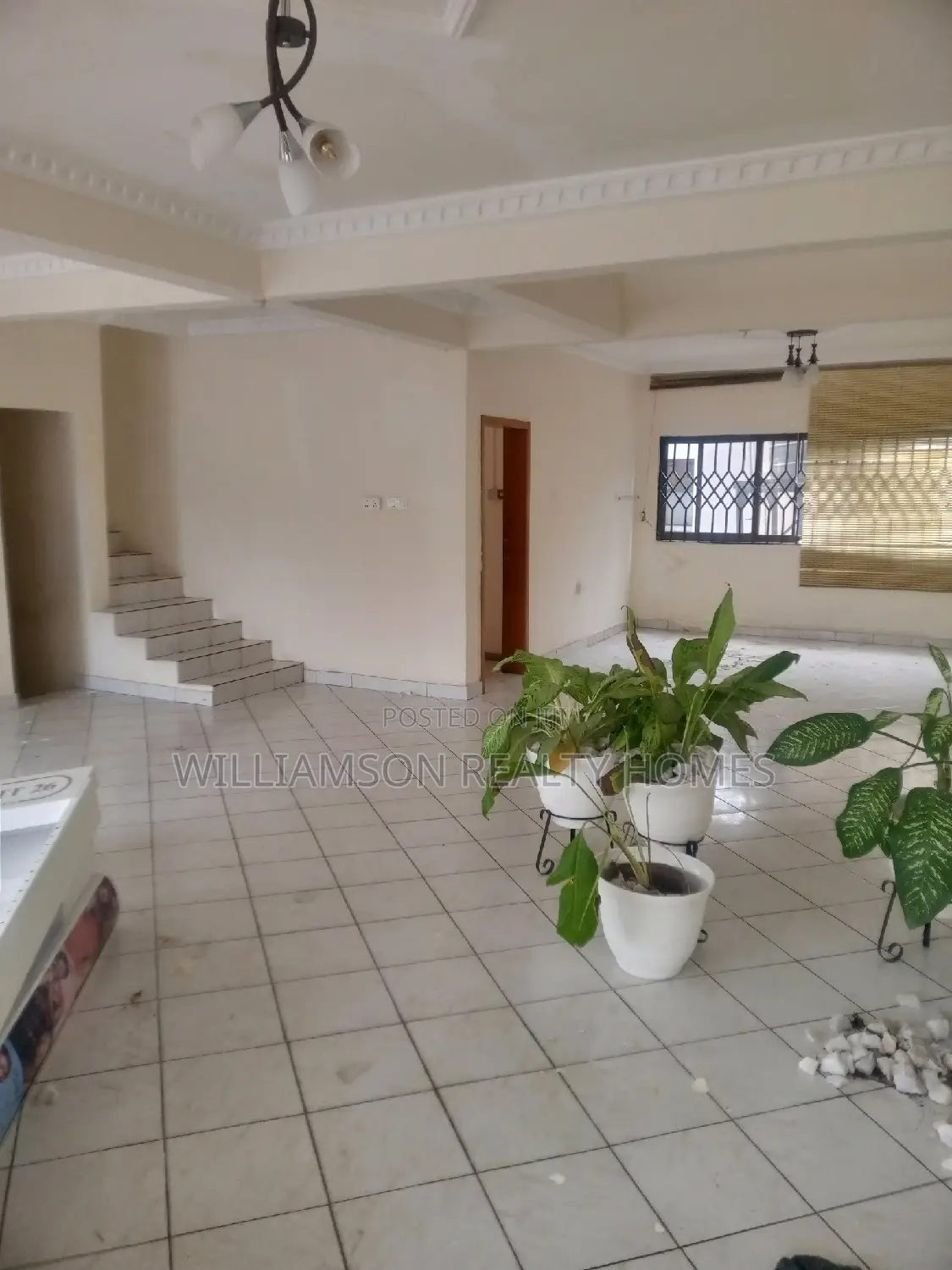 4bdrm Duplex in Community 18, Spintex for rent
