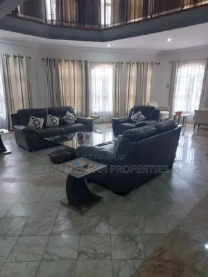 5bdrm Mansion in Adjiriganor for Sale