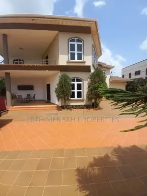 5bdrm Mansion in Adjiriganor for Sale