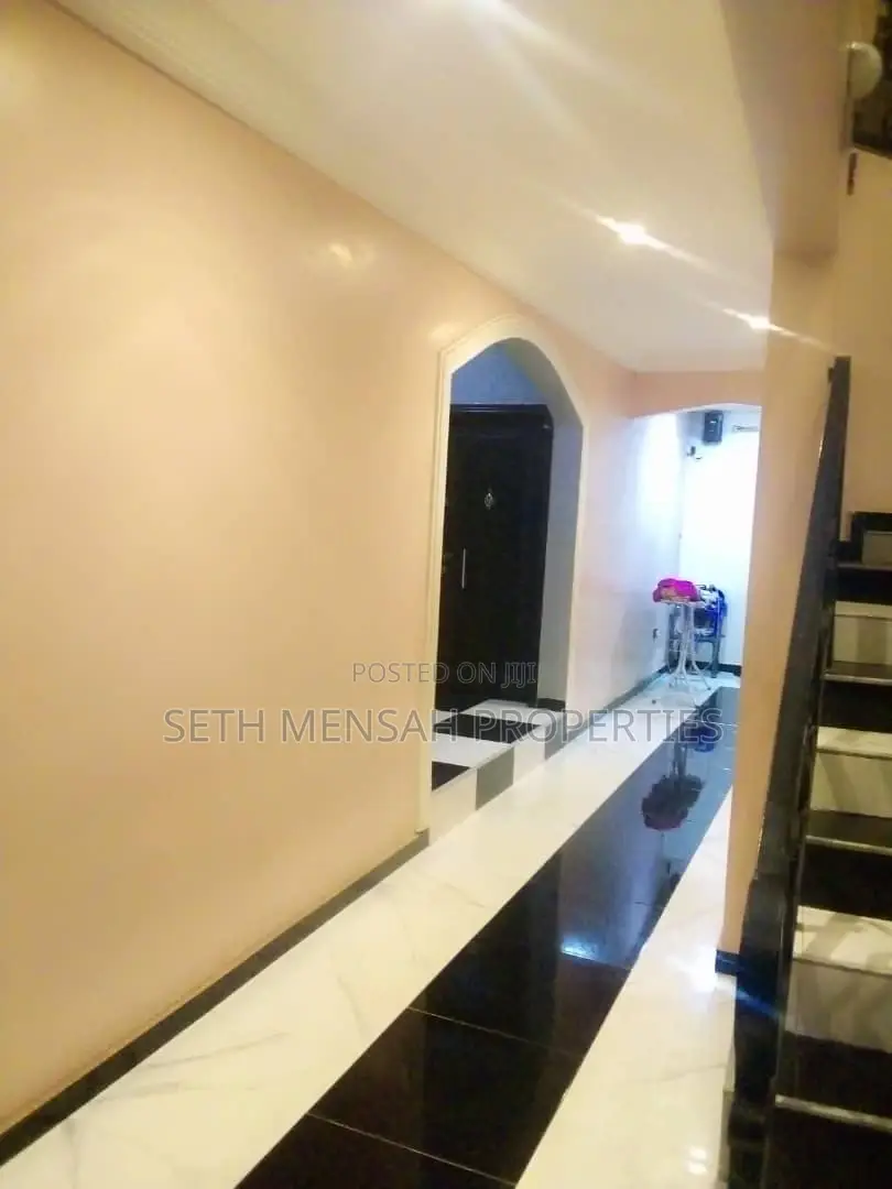 5bdrm House in Oyarifa for Sale