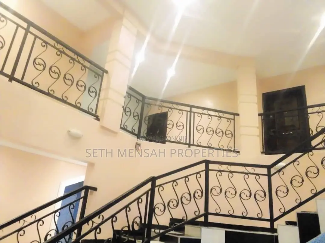 5bdrm House in Oyarifa for Sale