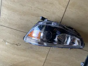 Mitsubishi Outlander 14 Headlight Available