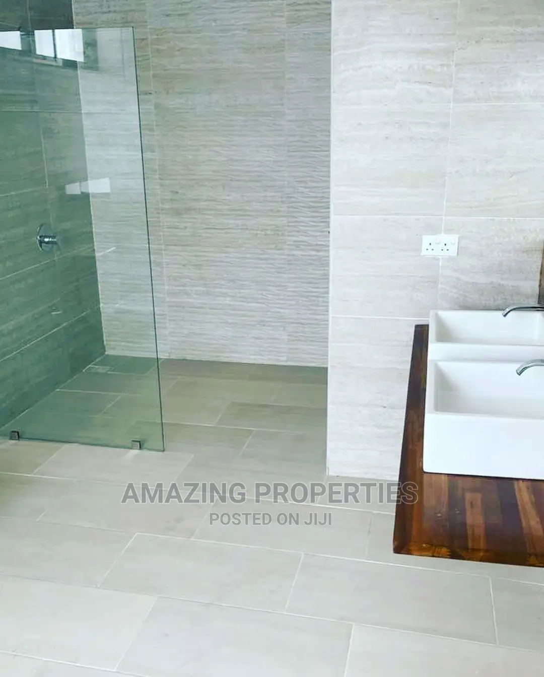 4bdrm Townhouse/Terrace in Cantonments for Sale