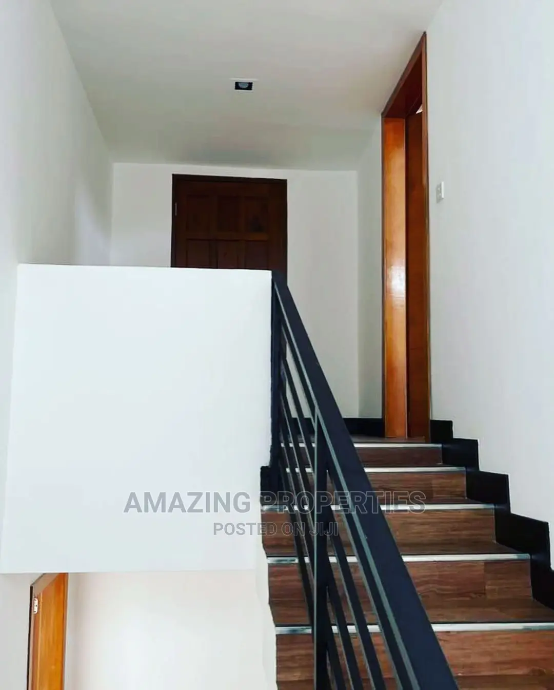 4bdrm Townhouse/Terrace in Cantonments for Sale