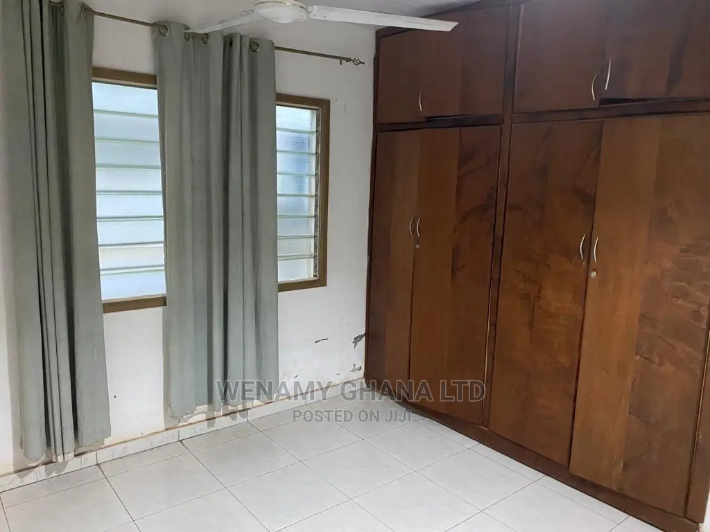 3bdrm House in Emefs Estate, Tema Metropolitan for sale