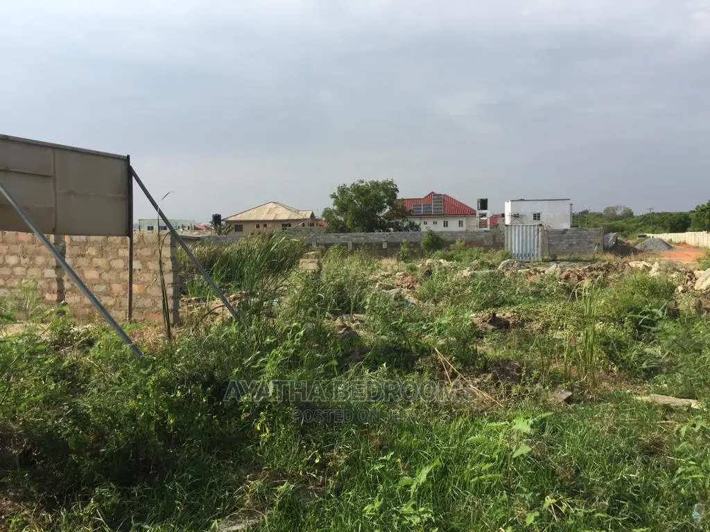 2 and Half Plot at Teshie Camp. 250.000 Dollars Negotiable.