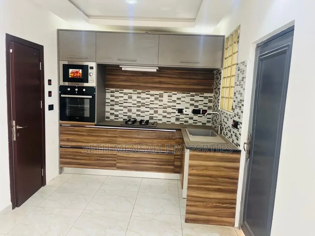 4bdrm House in Ashaley Botwe for Sale