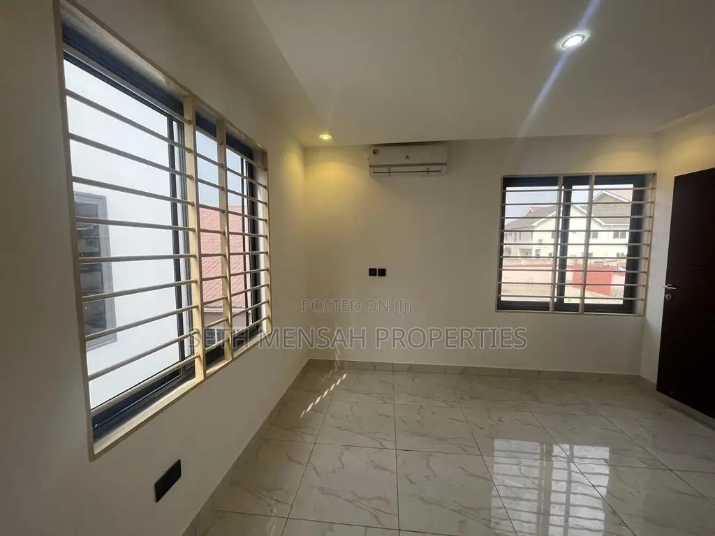 4bdrm House in Ashaley Botwe for Sale