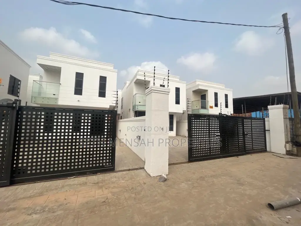 4bdrm House in Ashaley Botwe for Sale