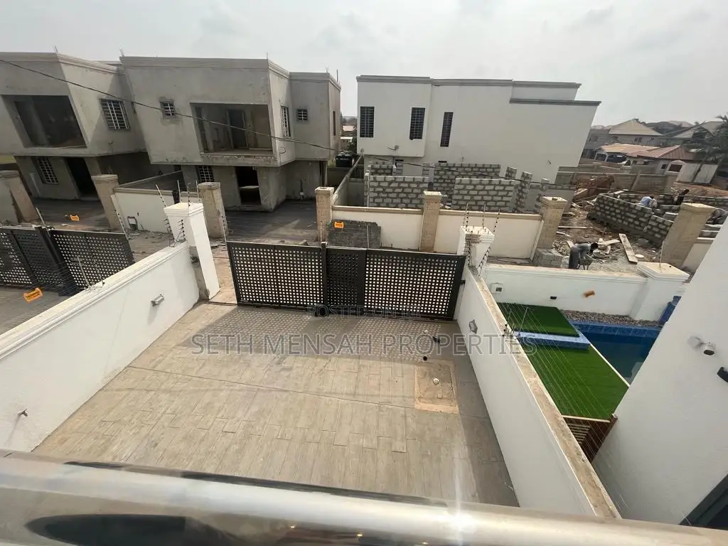 4bdrm House in Ashaley Botwe for Sale