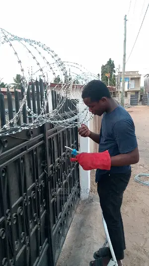 Razor Installation Training and Material Sale