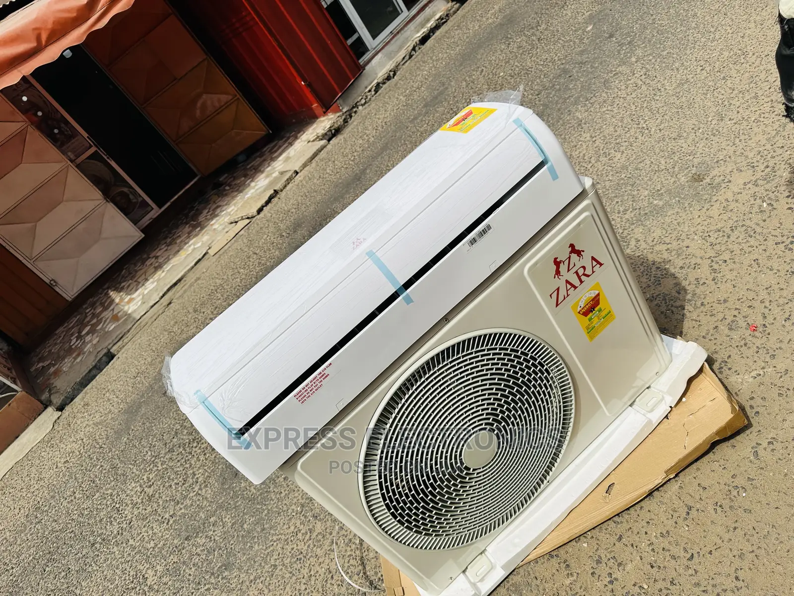 1.5ho Split Zara Multi Level Wind Flow R410 Gas