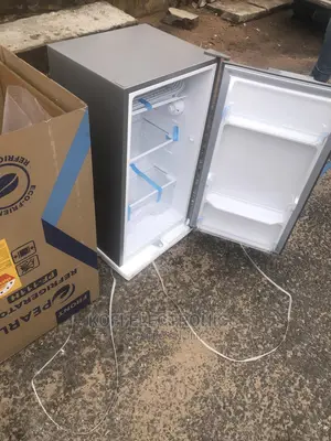 Refrigerator/Freezer Type:Single Door Pearl Table Top Fridge