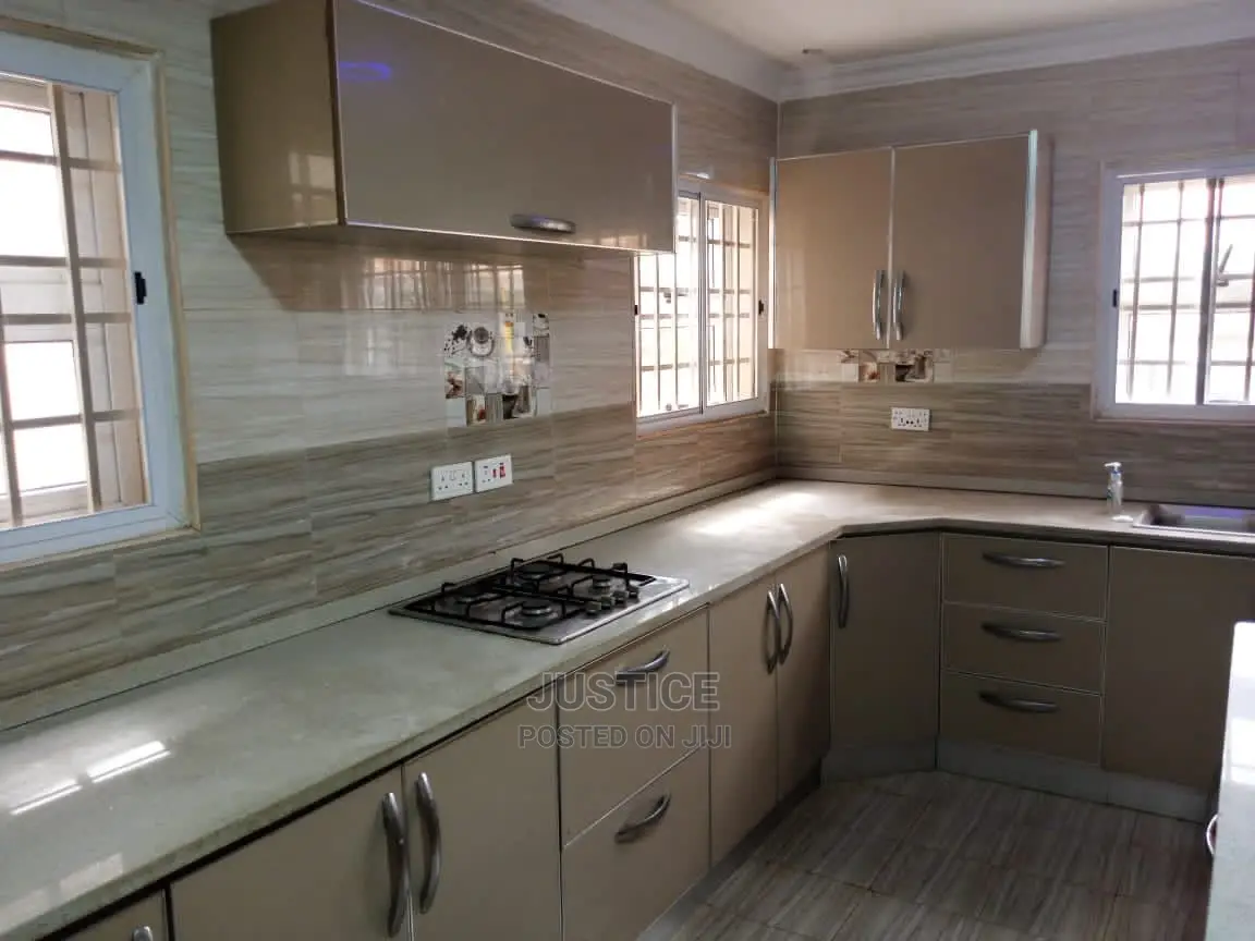 4bdrm Duplex in North Legon for rent