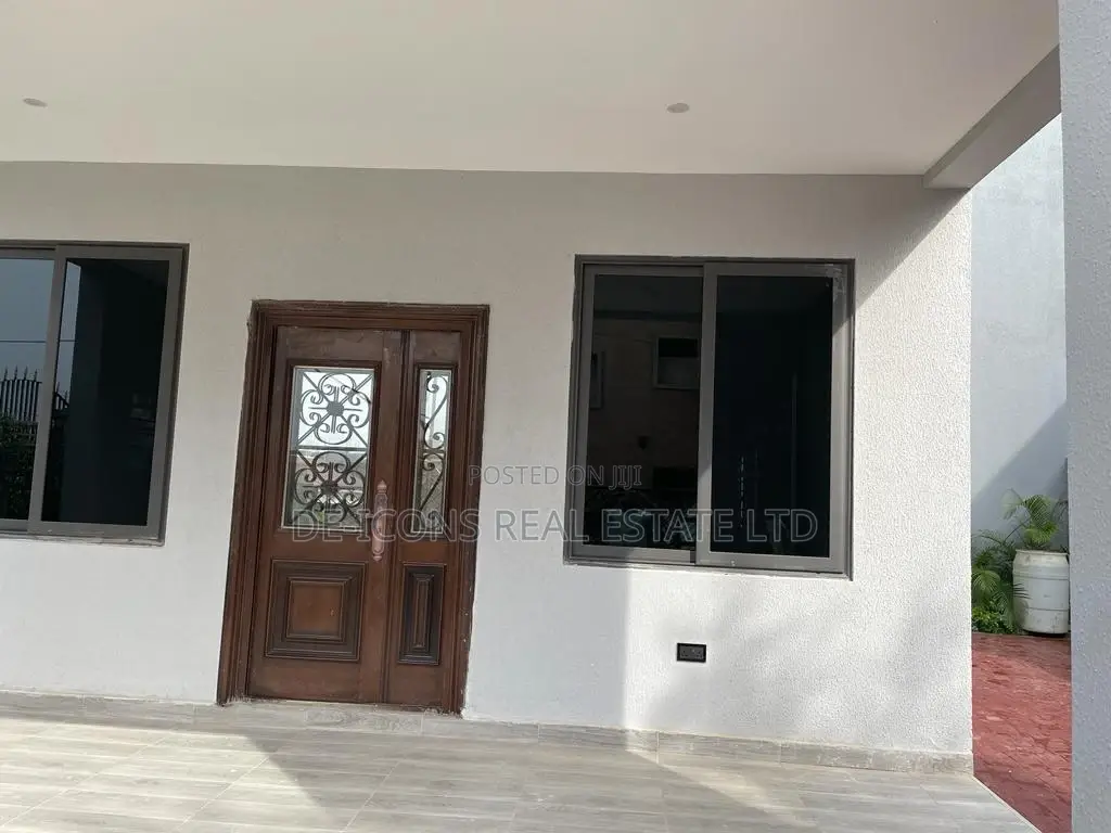 4bdrm Duplex in De-Icons Real Estate, East Legon for Sale