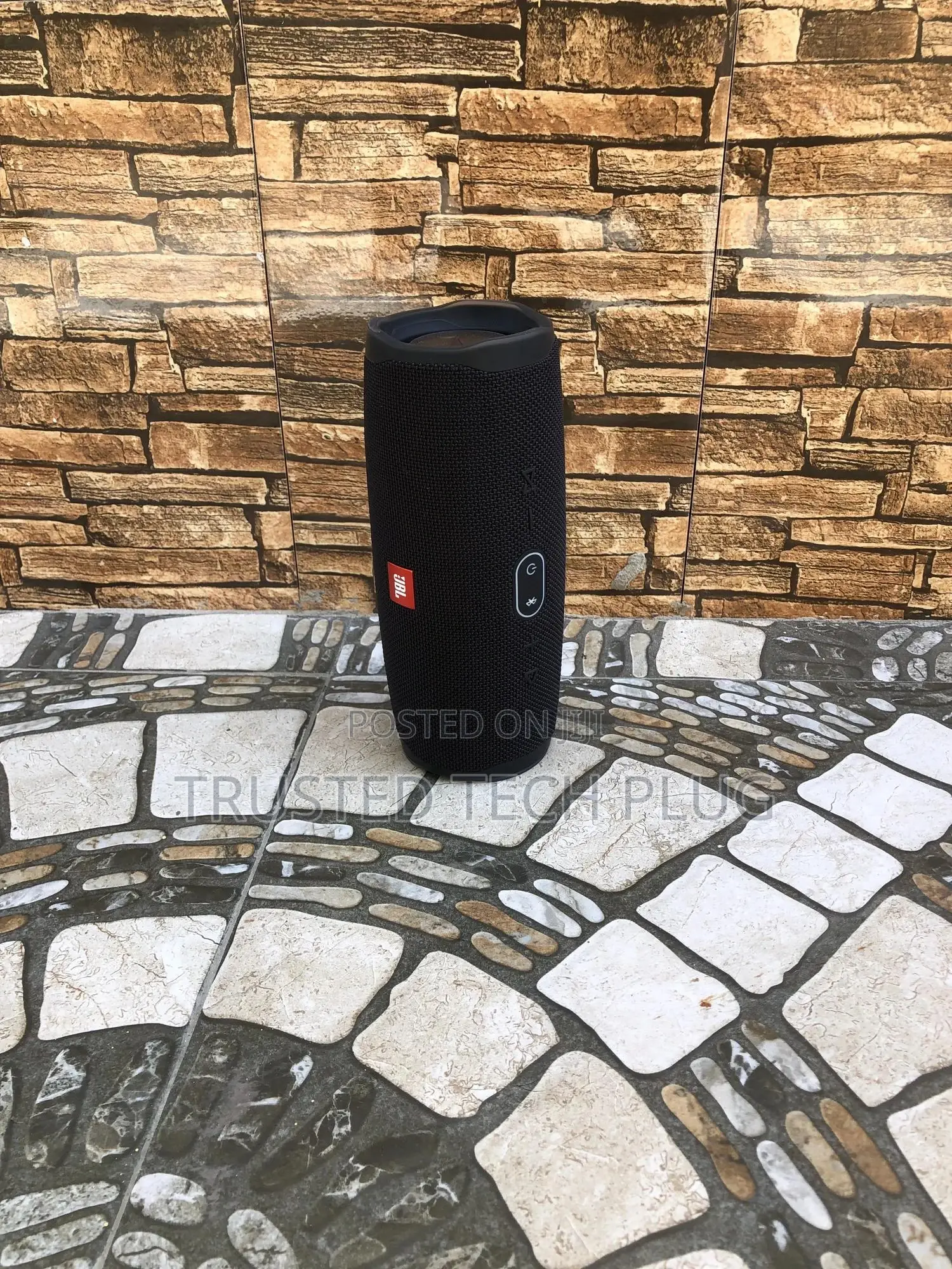 Preowned JBL Charge 4 Bluetooth Speaker From America 4 Sale