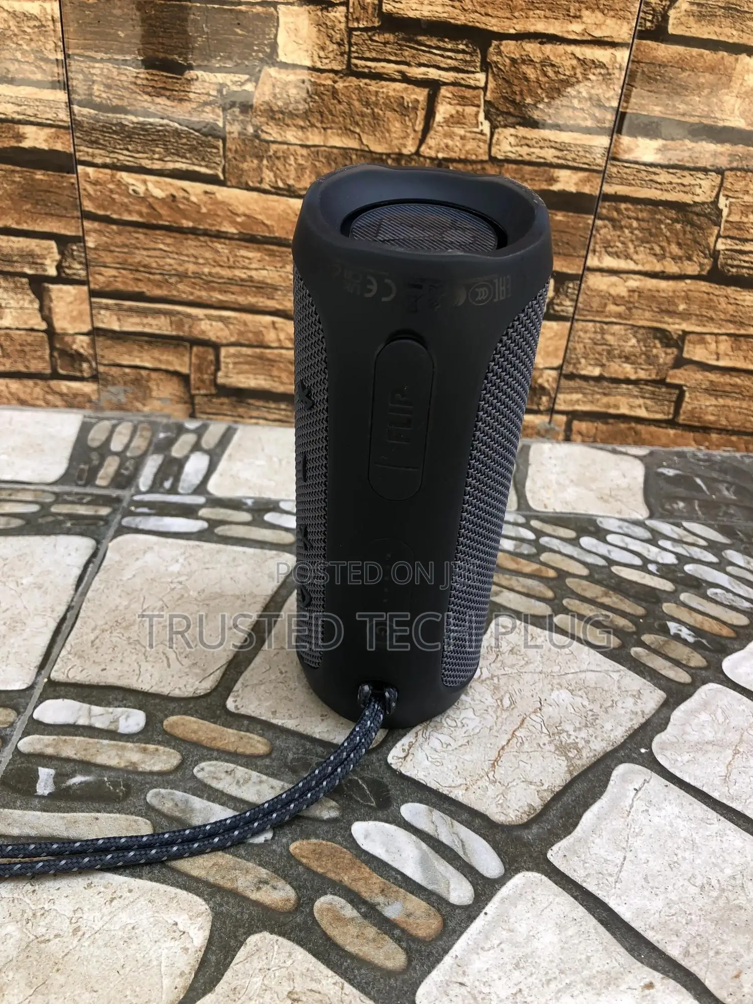 Preowned JBL Flip Essential 2 Bluetooth Speaker In Stock