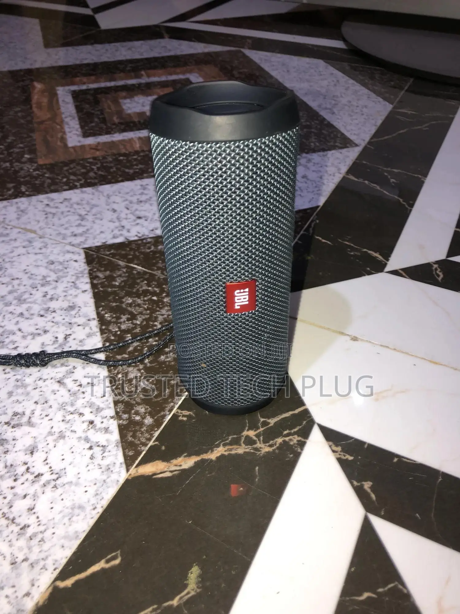 Preowned JBL Flip Essential 2 Bluetooth Speaker In Stock