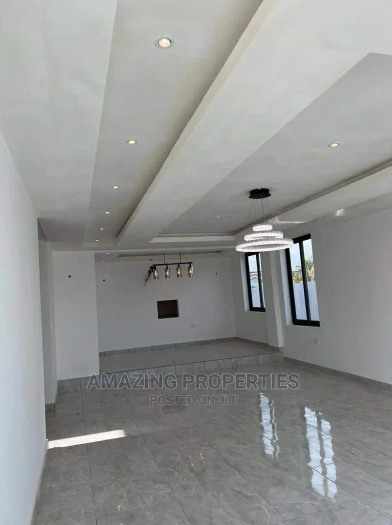 4bdrm House in East Legon for Sale