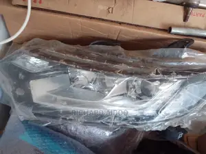 Mistubishi Outlander 2018 Headlight Available