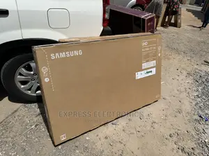 55”UHD Smart Au7100 Samsung Best Price Ever