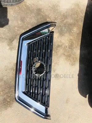 Nissan Rogue 2022 Top Grill