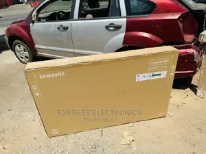Samsung Crystal Processor Display 55”Series 8 Smart