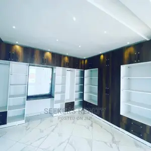 4bdrm House in Seekers Realty, East Legon for Sale