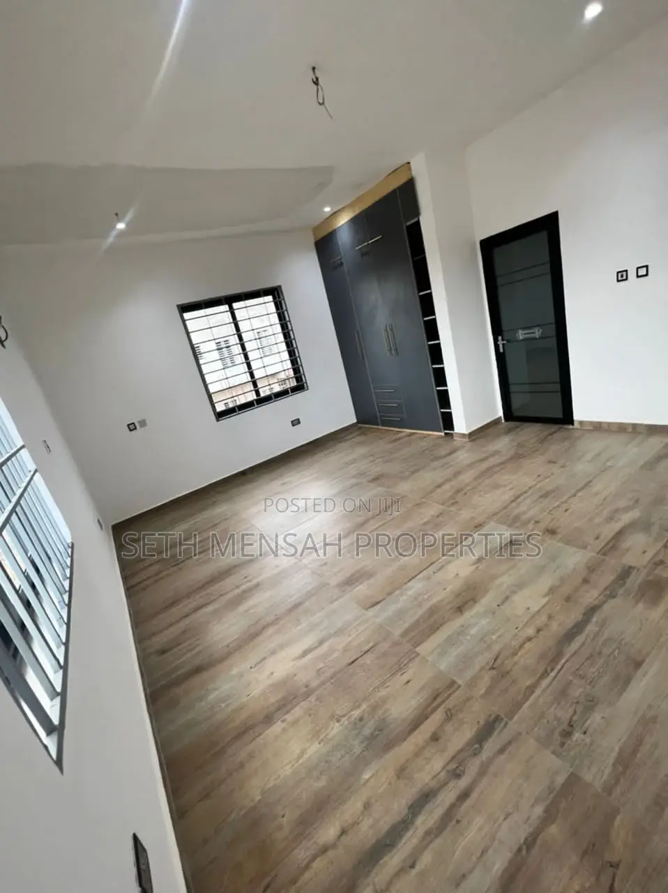 3bdrm House in Skm, Asore Junction for Sale